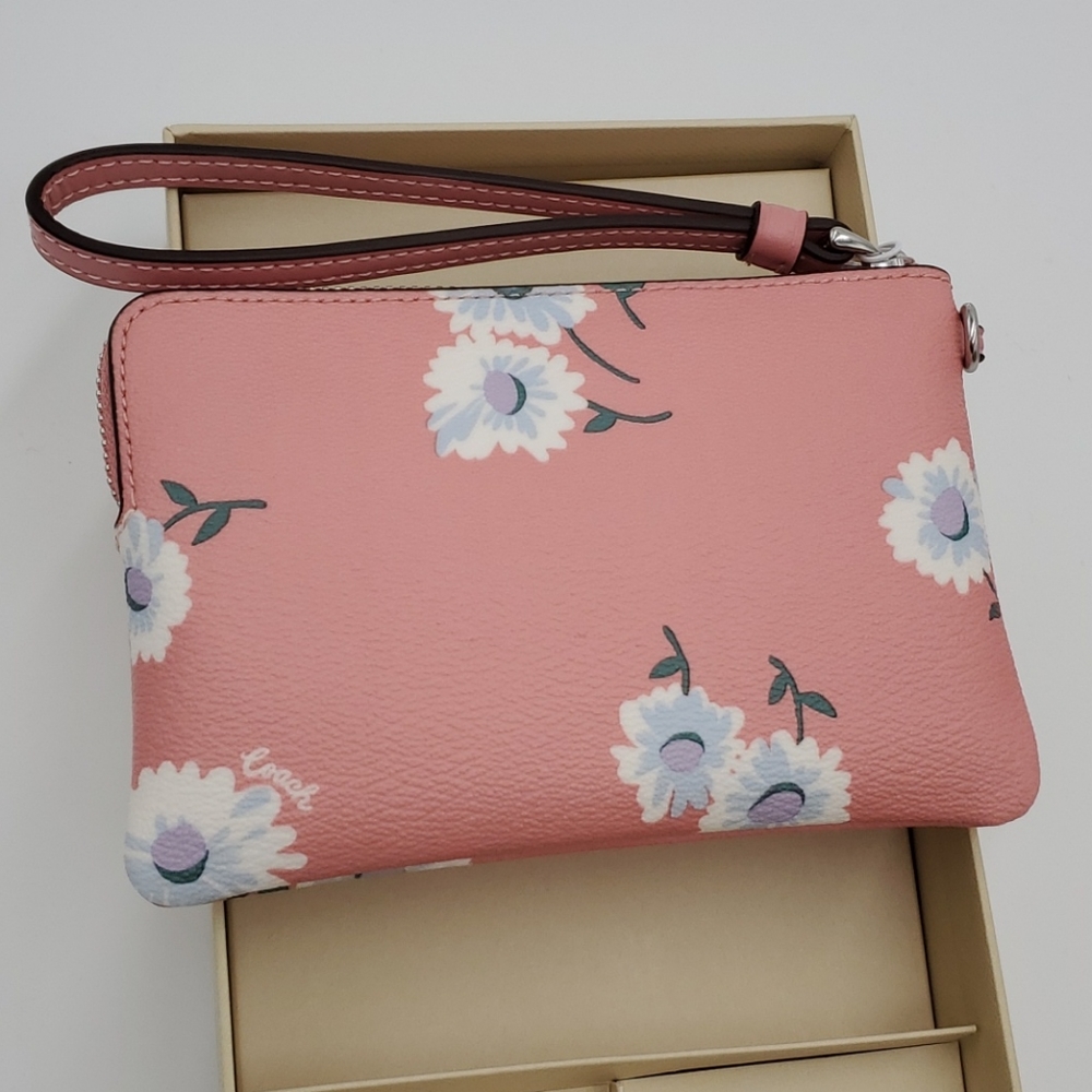 Coach Box Daisy Corner Zip w/ Charms - Picture 4 of 7